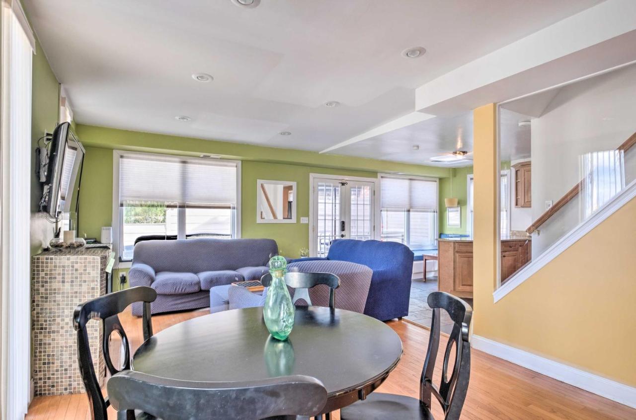 Holiday home Ideally Located Dc With Pool Table And Patio