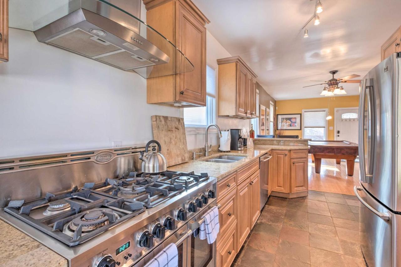 Ideally Located Dc With Pool Table And Patio Washington