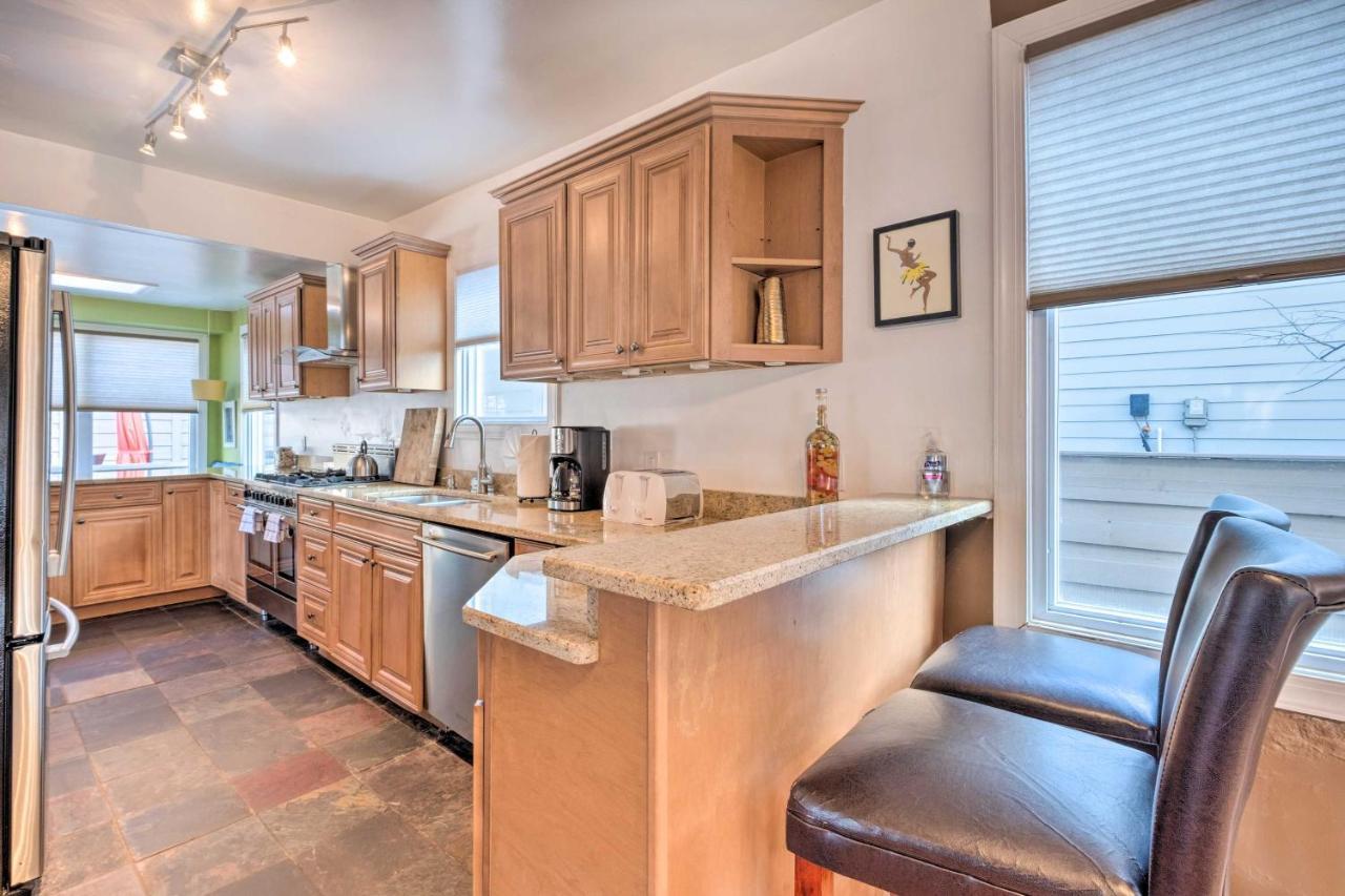 Ideally Located Dc With Pool Table And Patio Holiday home Washington