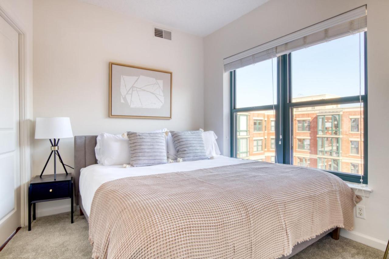 Logan Circle 2br W Gym Wd Pool Nr Bars Wdc-481 *