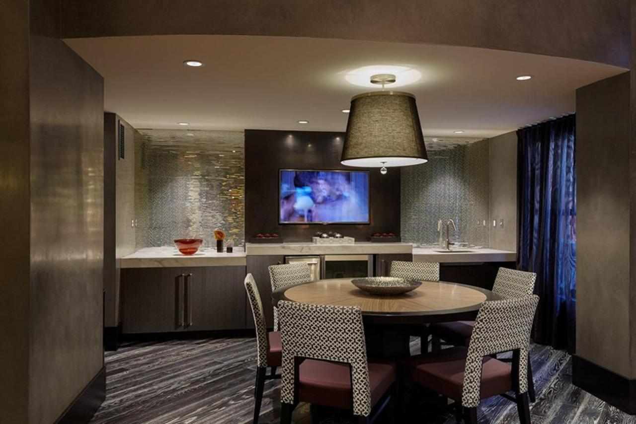 Apartment Logan Circle 2br W Gym Wd Pool Nr Bars Wdc-481