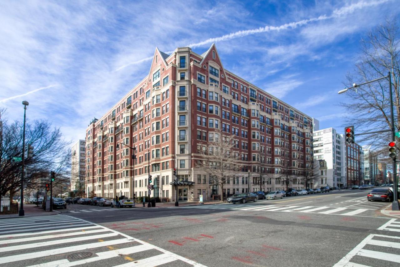 Logan Circle 2br W Gym Wd Pool Nr Bars Wdc-481 *