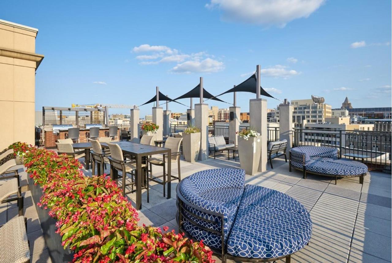 Logan Circle 2br W Gym Wd Pool Nr Bars Wdc-481
