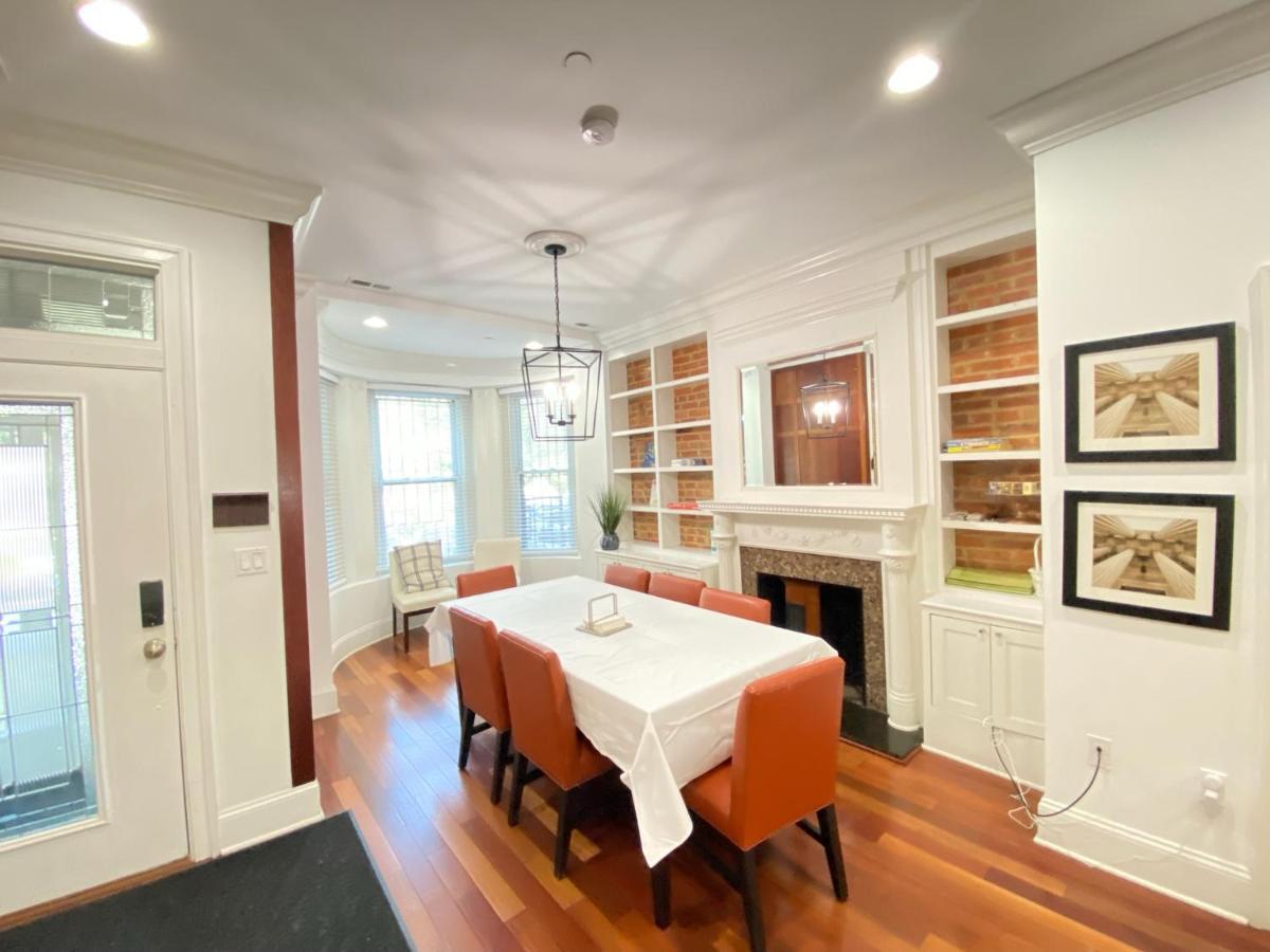 Holiday home Classy Victorian Brownstone Subway Shopping