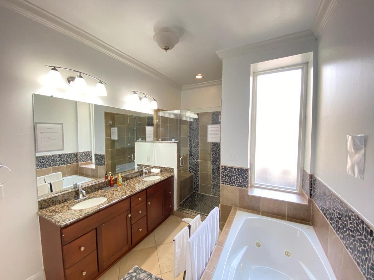 Classy Victorian Brownstone Subway Shopping