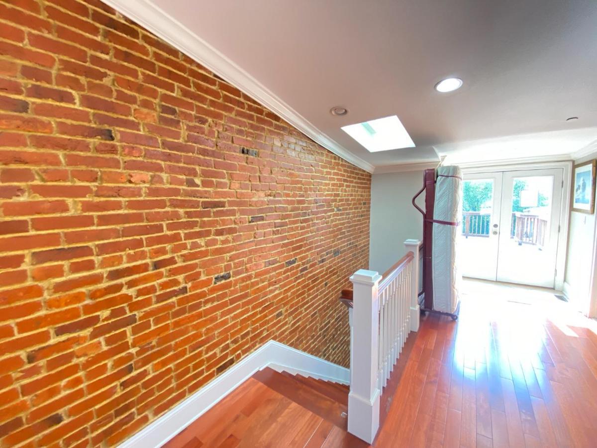 Holiday home Classy Victorian Brownstone Subway Shopping Washington