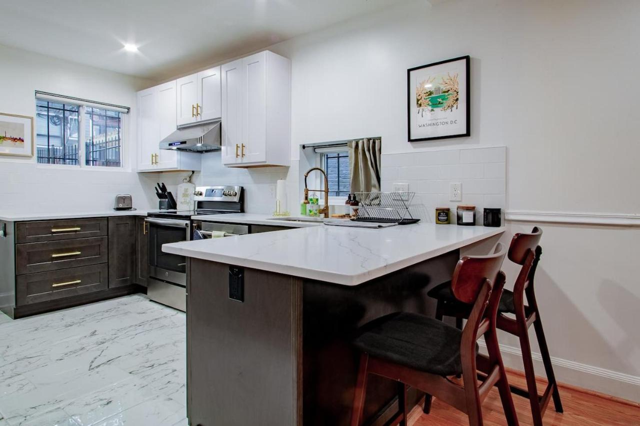 Holiday home Fancy 1-br In Location Parking Available