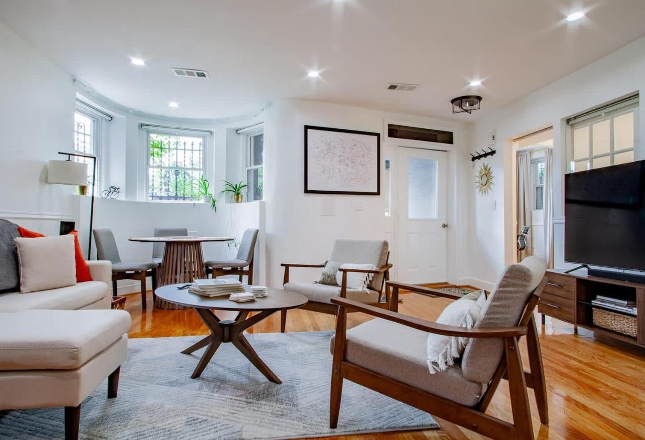 Fancy 1-br In Location Parking Available Washington