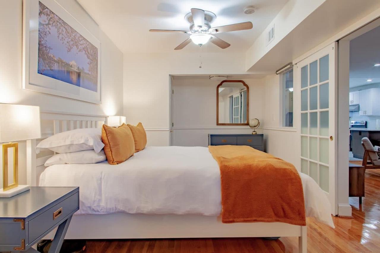 Holiday home Fancy 1-br In Location Parking Available Washington