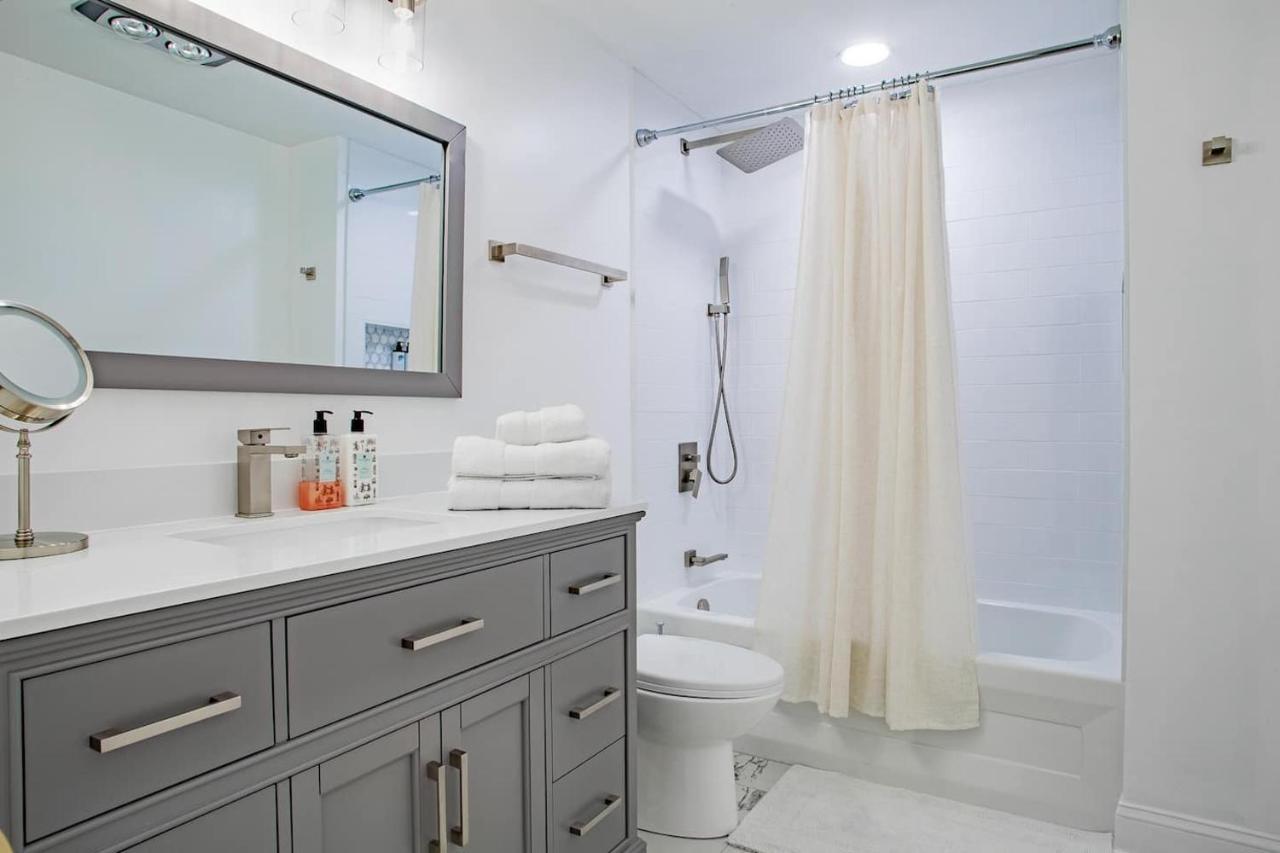 Fancy 1-br In Location Parking Available