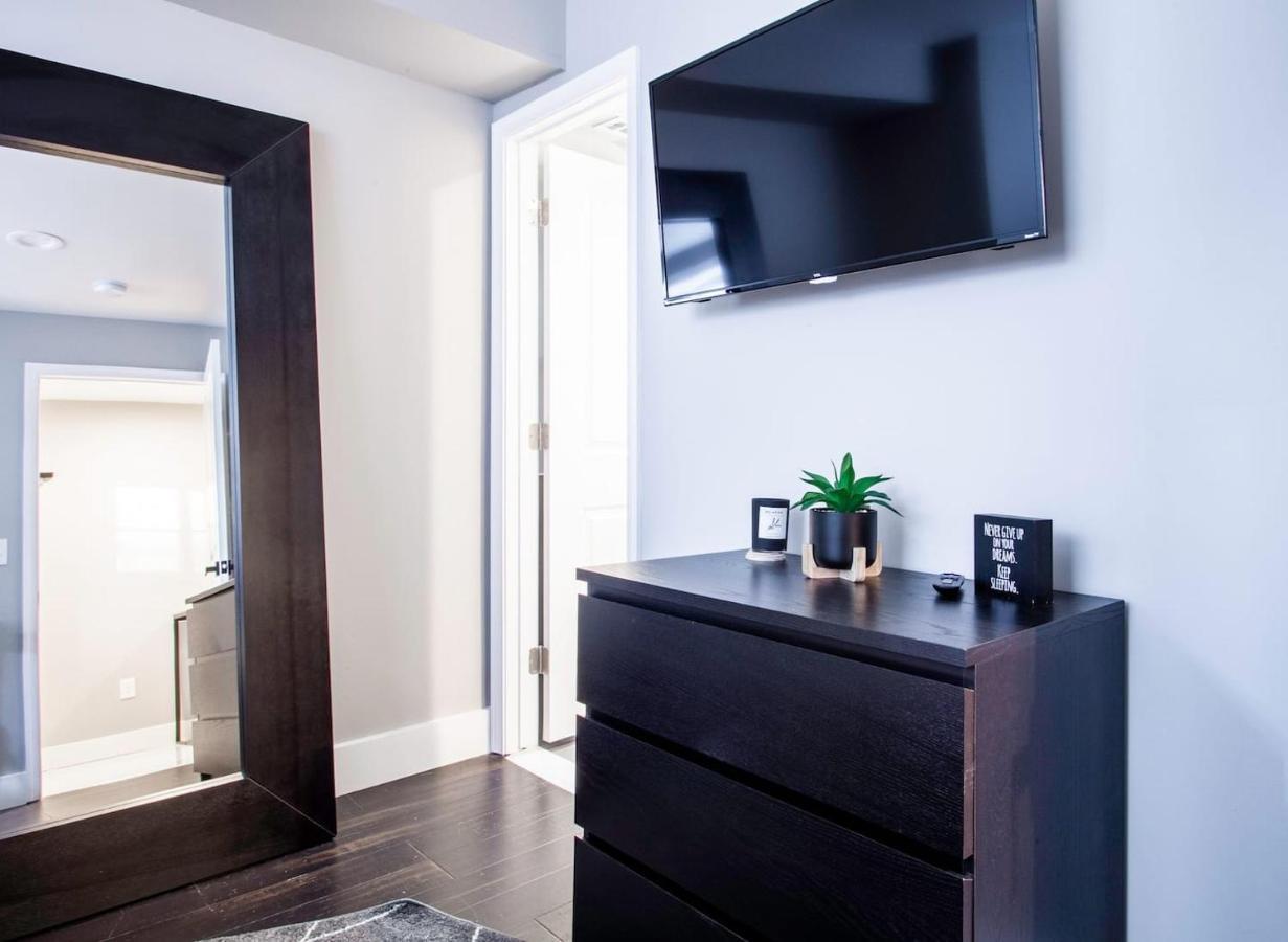 Centrally-located Well-decorated Solar-powered Apartment *