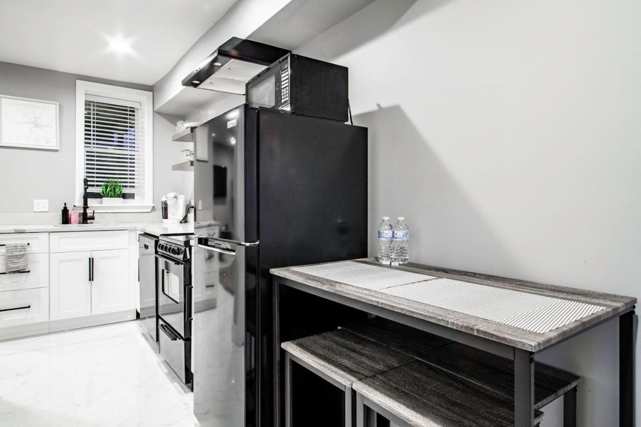 Centrally-located Well-decorated Solar-powered Apartment