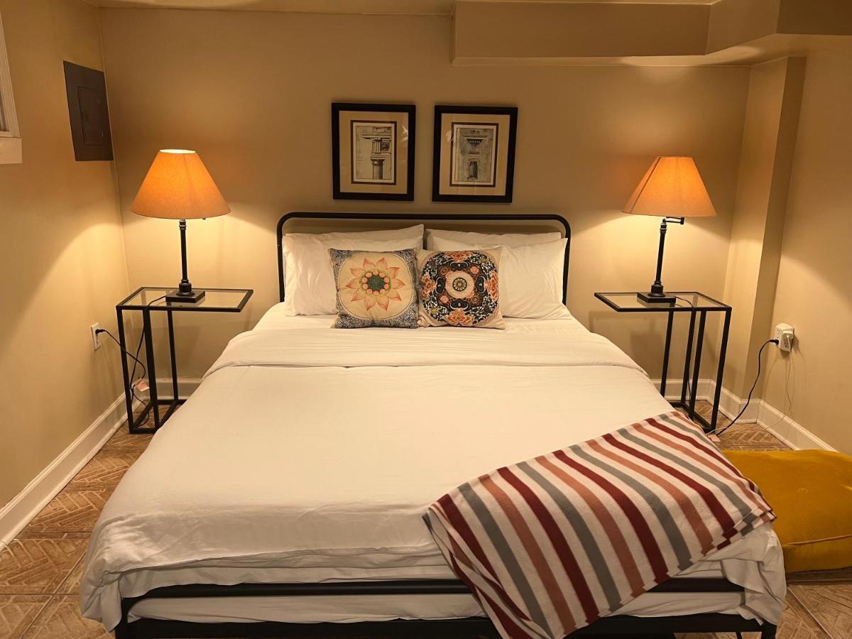 Villa 4 Bedroom Downtown Dc With Private Parking Walk Metro Nightlife