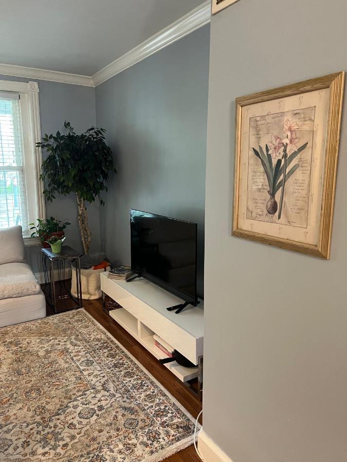 Villa 4 Bedroom Downtown Dc With Private Parking Walk Metro Nightlife *
