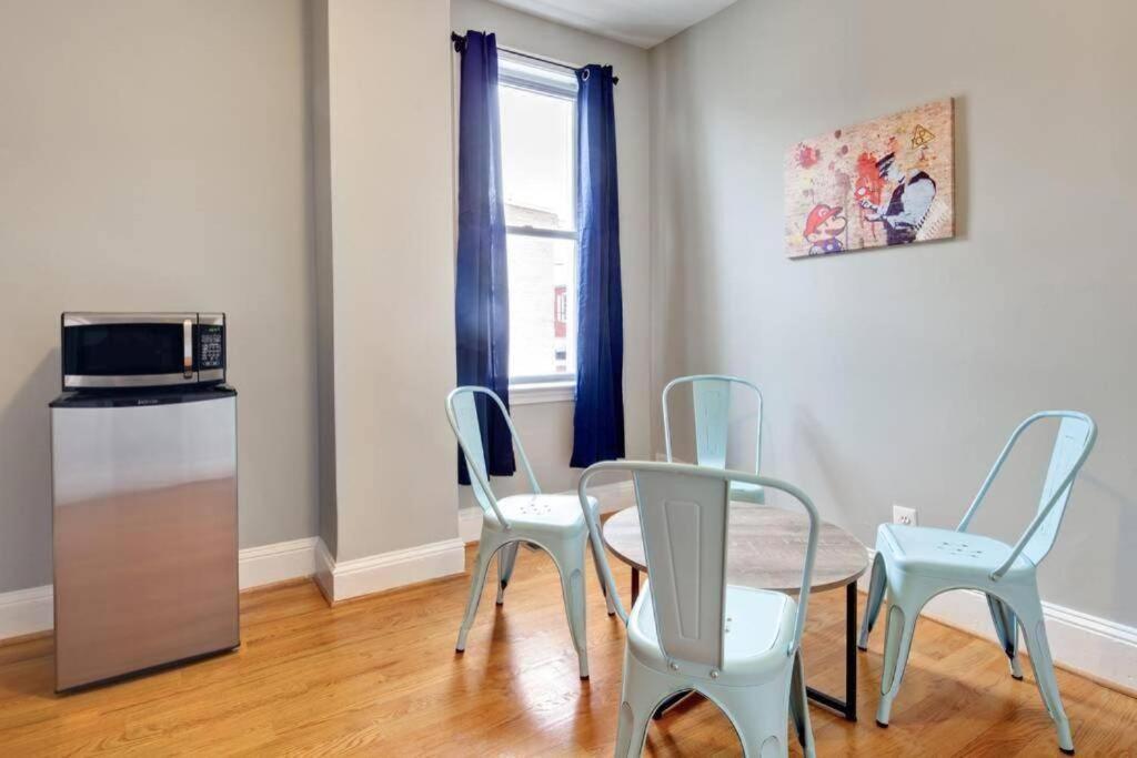 The Art Explorer Capital Hill Apartment Washington