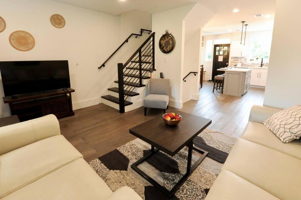 Cherry Blossom Townhouse, Easy Dc Access Holiday home