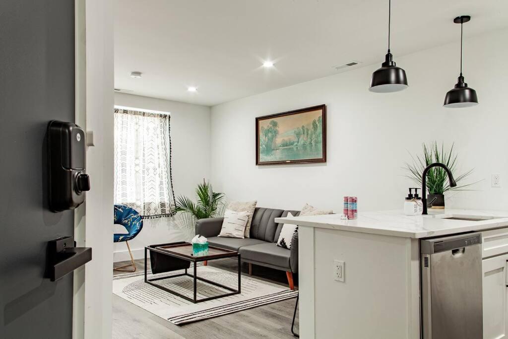 Holiday home 3-blocks To H St Corridor Spacious 2-br 2-bath Washington