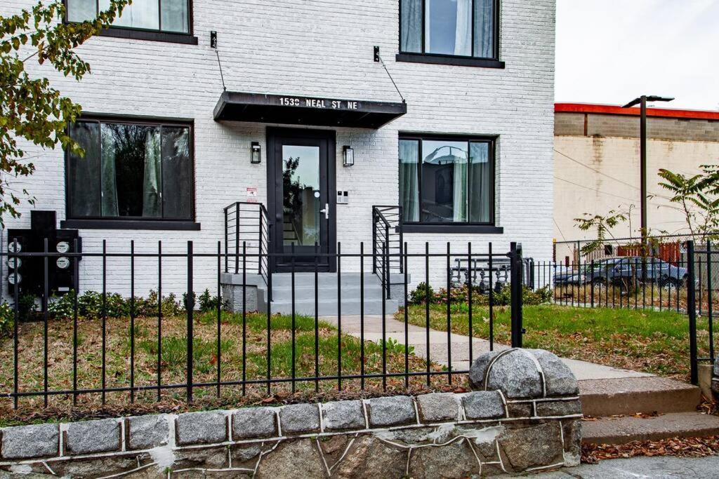 Holiday home 3-blocks To H St Corridor Spacious 2-br 2-bath Washington