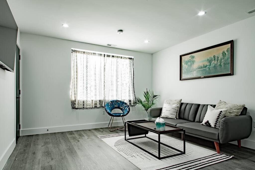 Holiday home 3-blocks To H St Corridor Spacious 2-br 2-bath Washington