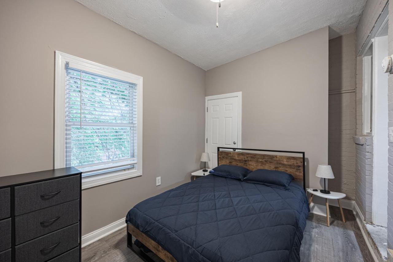 Modern Lux 2 Bedroom Near Downtown Apartment Washington
