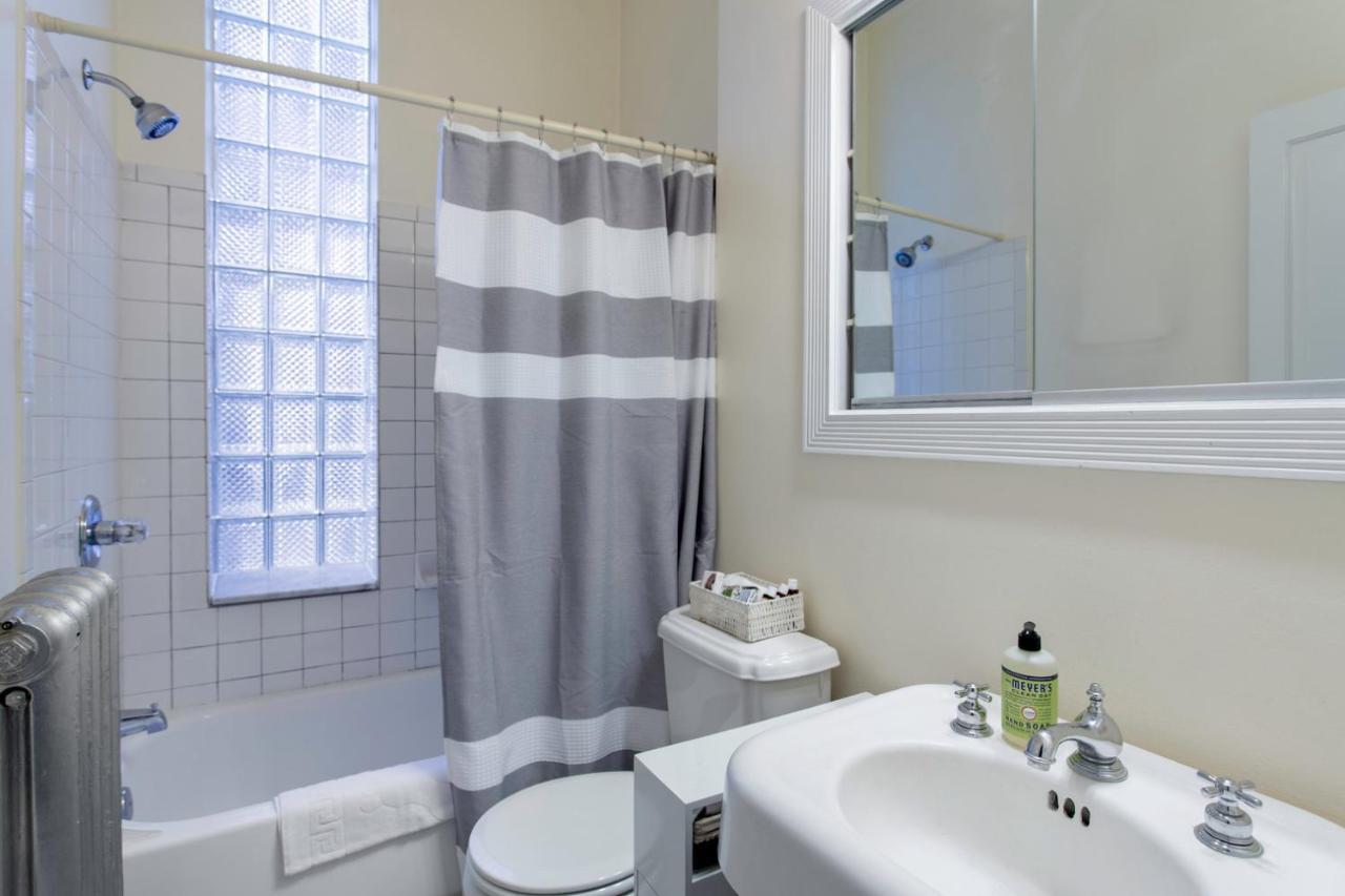 Sleek Logan Circle 1br W Wd Nr 14th St Wdc-24 * Washington
