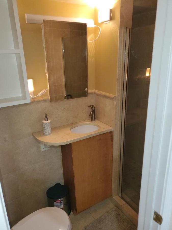 Sts - Single Traveler -black Door * Washington