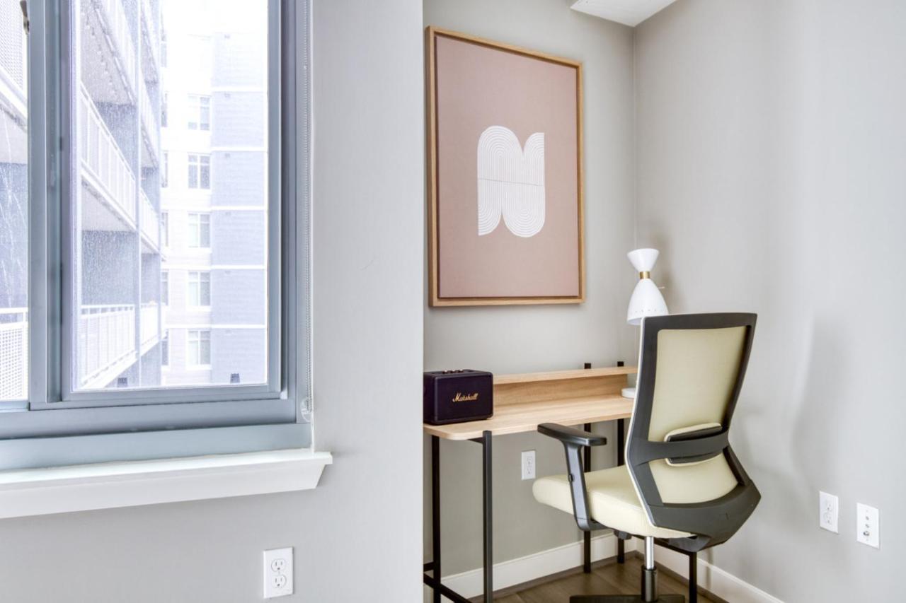 Navy Yard 1br W Wd Roof Bbq Gym Nr Nats Park Wdc-474 *