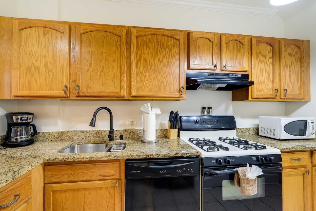 Holiday home Dc Row House Less Than Half-mi Walk To Howard University!