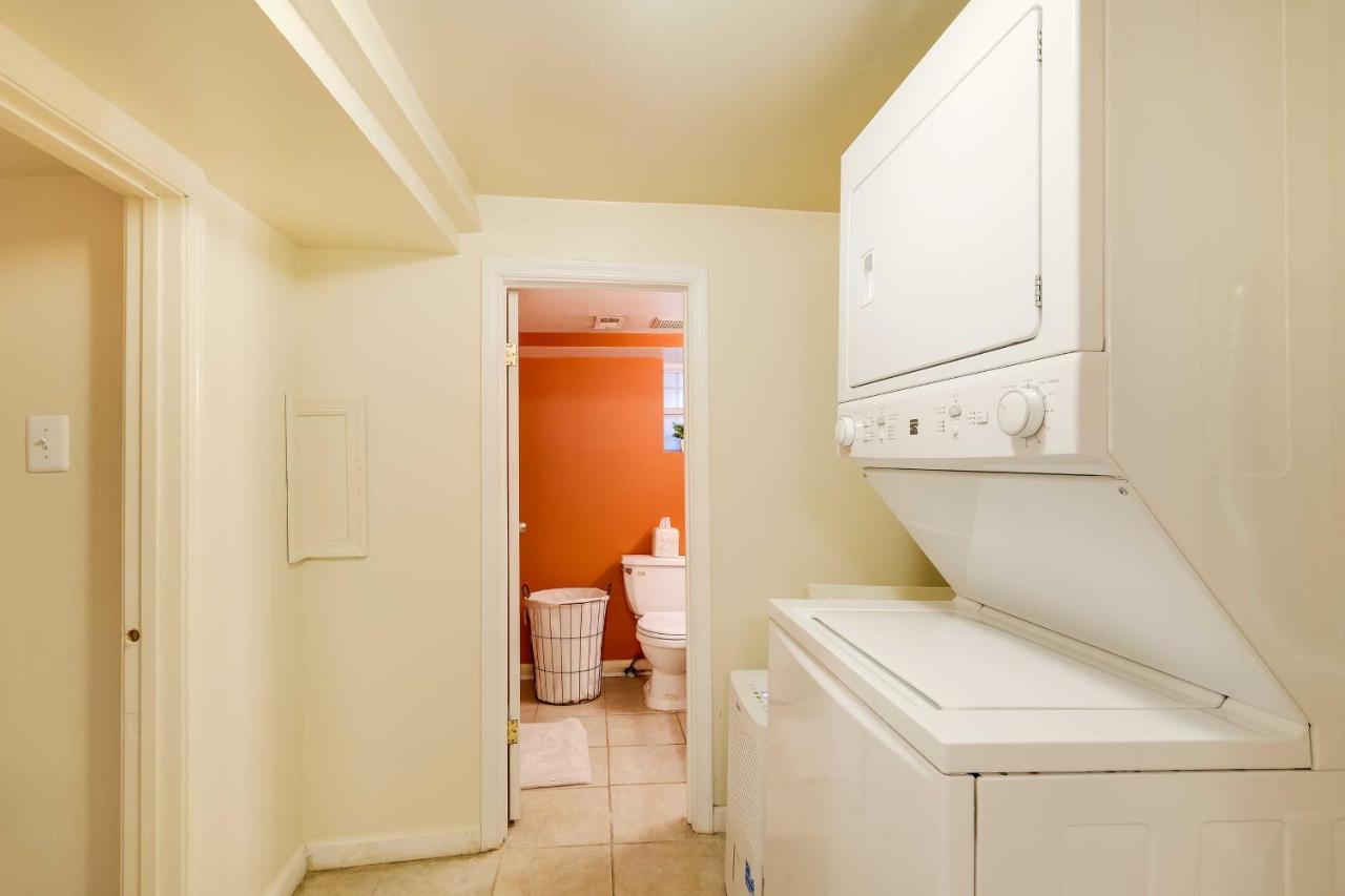 Dc Row House Less Than Half-mi Walk To Howard University! Holiday home *