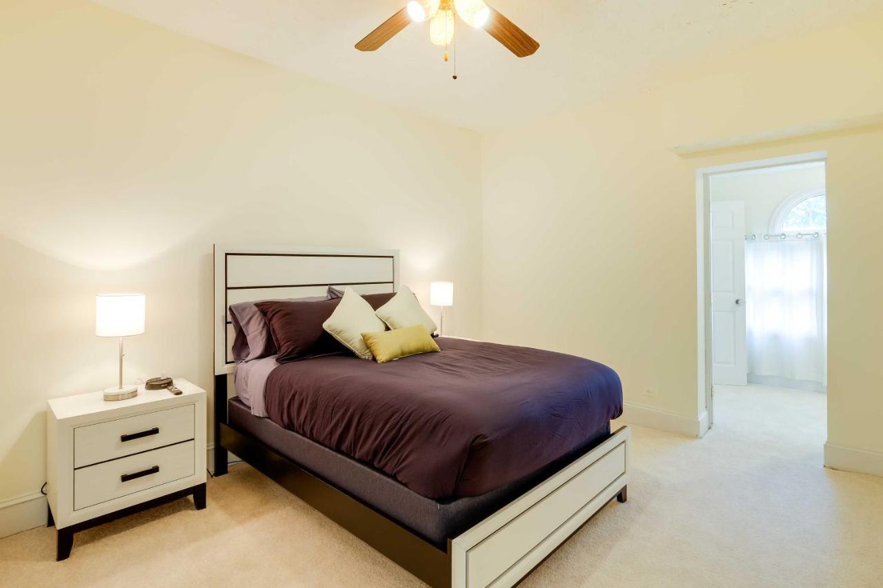 Holiday home Dc Row House Less Than Half-mi Walk To Howard University! Washington