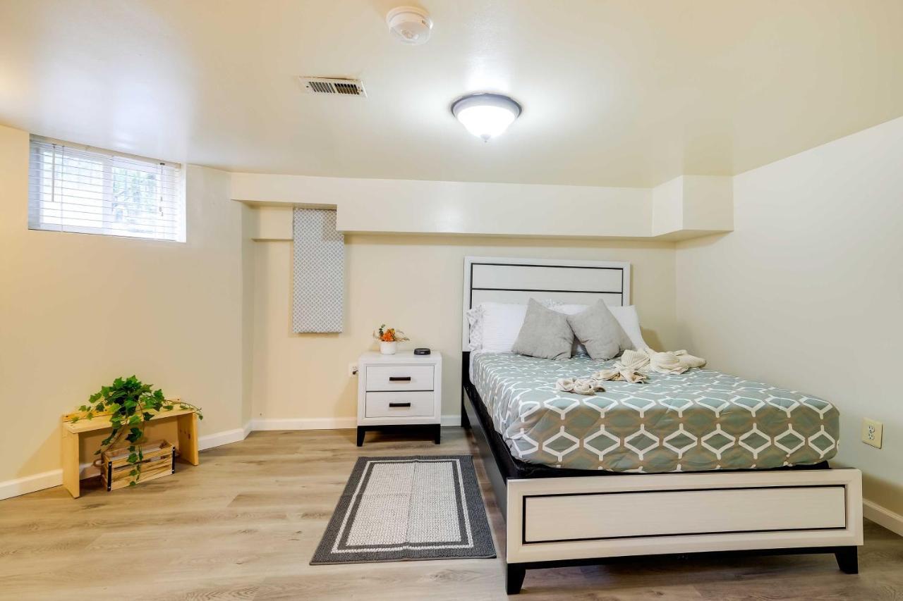 Dc Row House Less Than Half-mi Walk To Howard University! Holiday home *