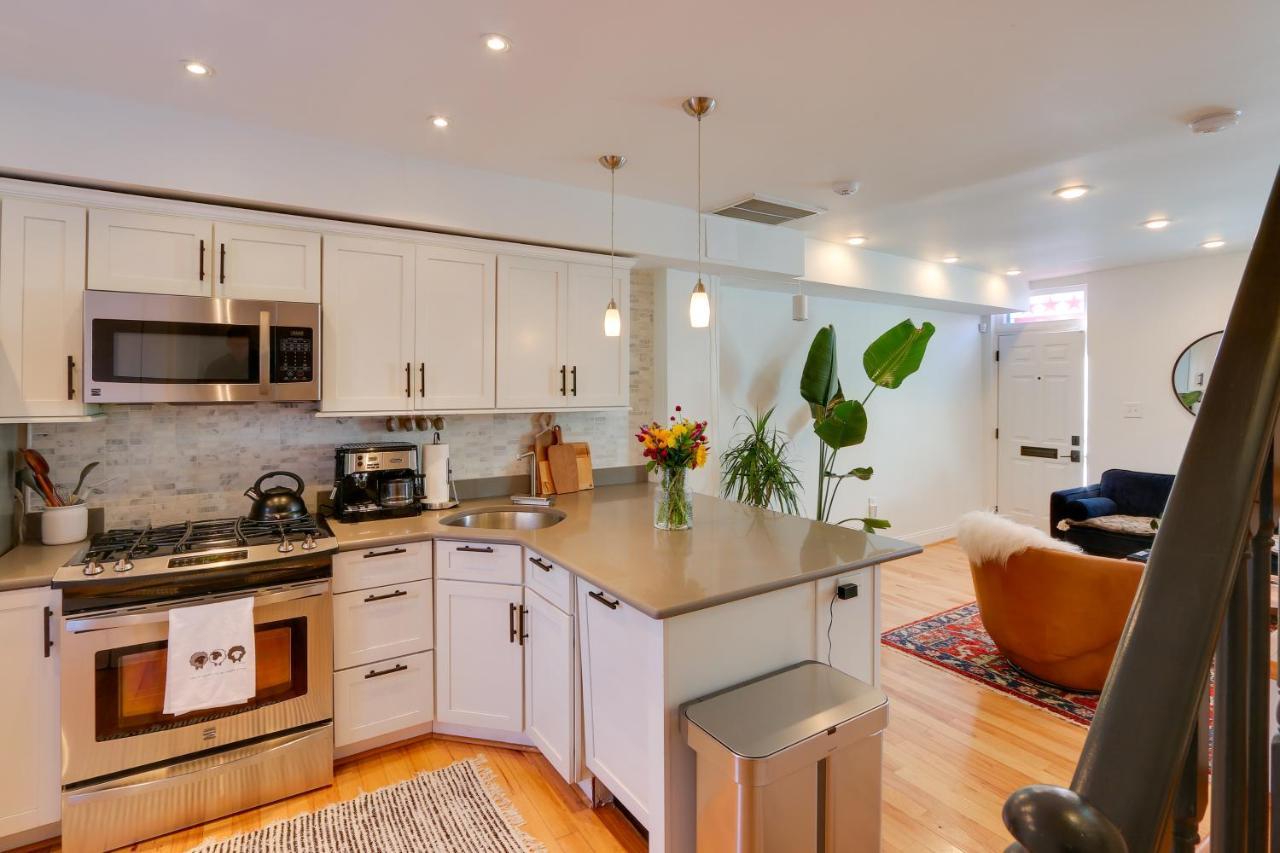 Stunning Dc Townhome With Private Outdoor Space! Holiday home