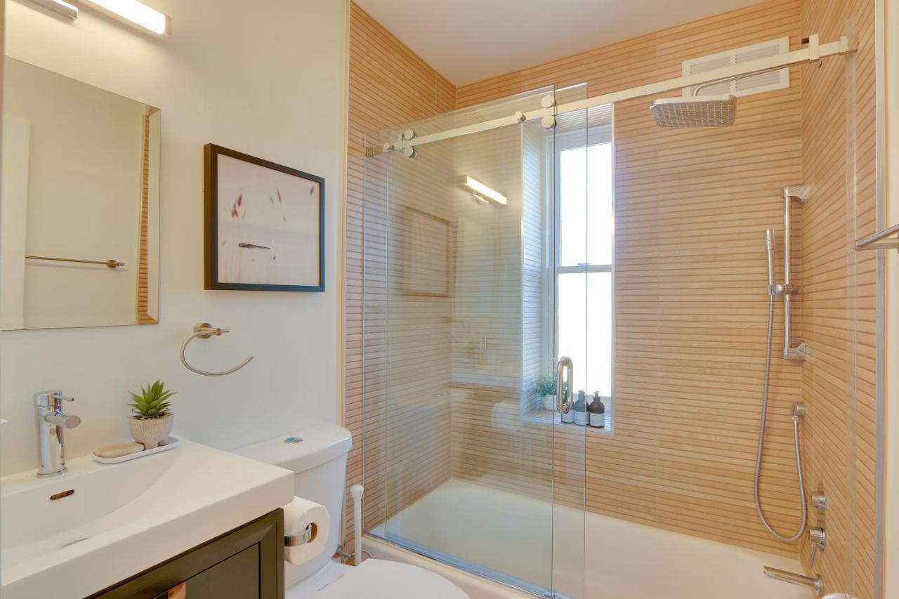 Stunning Dc Townhome With Private Outdoor Space!