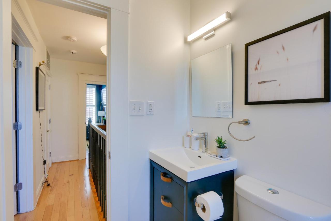 Stunning Dc Townhome With Private Outdoor Space! Holiday home Washington
