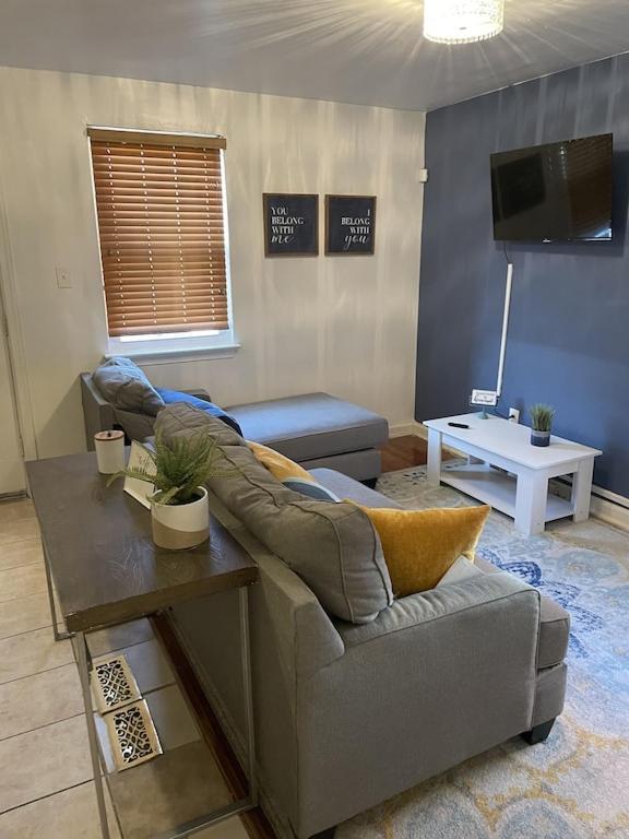 Apartment Cozy 2 Bedroom, Minutes From Capitol Hill
