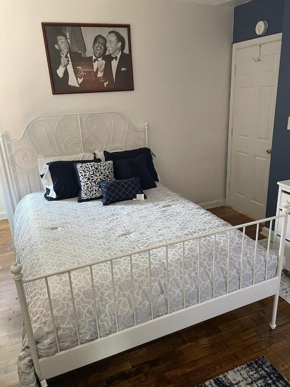 Cozy 2 Bedroom, Minutes From Capitol Hill Apartment Washington