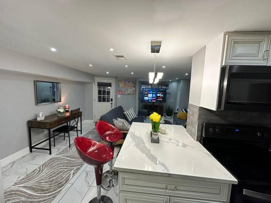 Apartment Downtown Delight In Heart Of Dc's Bustling Streets