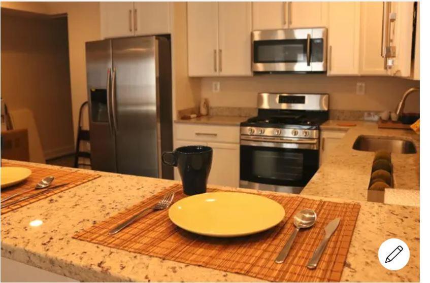 Entire 3 Bedroom Private Luxury Apartment Washington