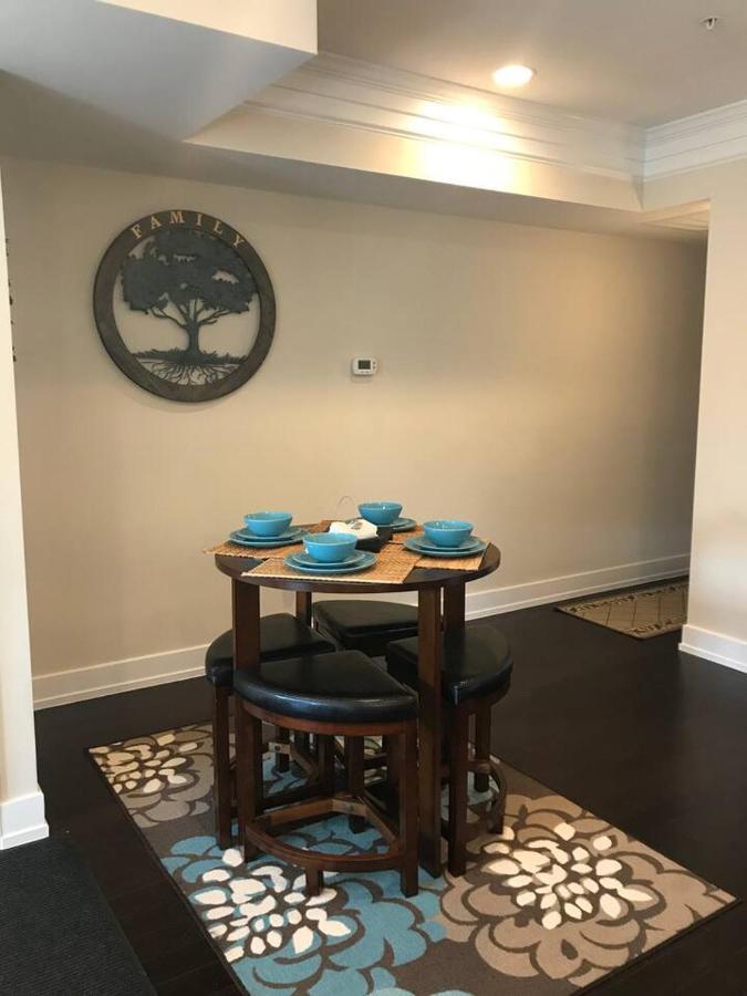 Entire Extra Large Luxury 3 Bedrooms Apartment *