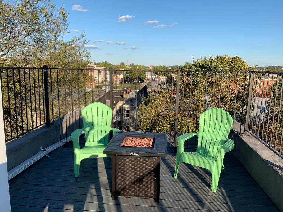 Apartment Sun-filled Capitol Hill W/ Parking & Roofdeck