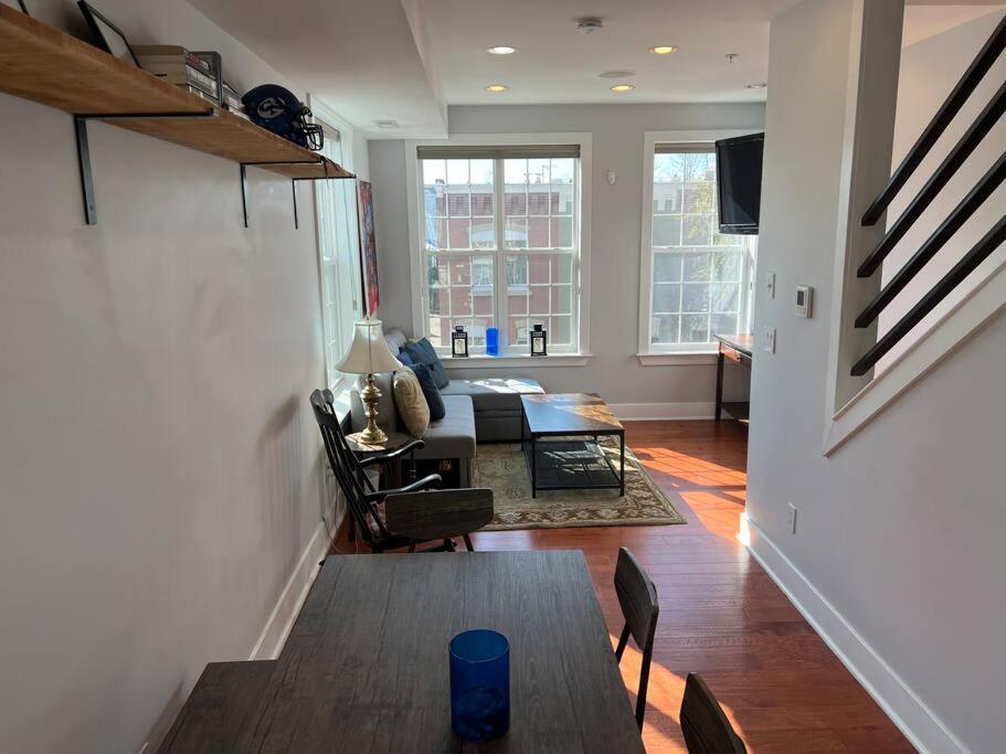 Sun-filled Capitol Hill W/ Parking & Roofdeck Apartment Washington