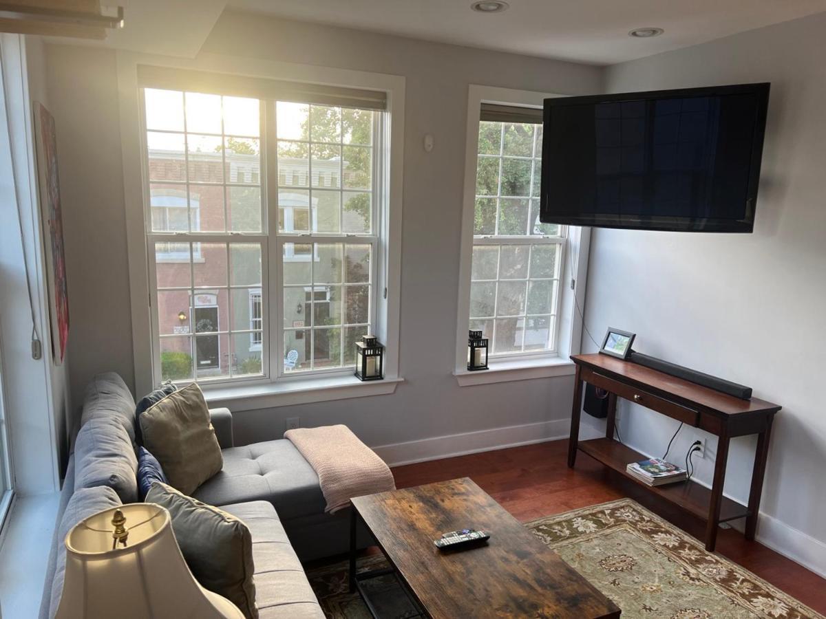 Sun-filled Capitol Hill W/ Parking & Roofdeck Apartment Washington