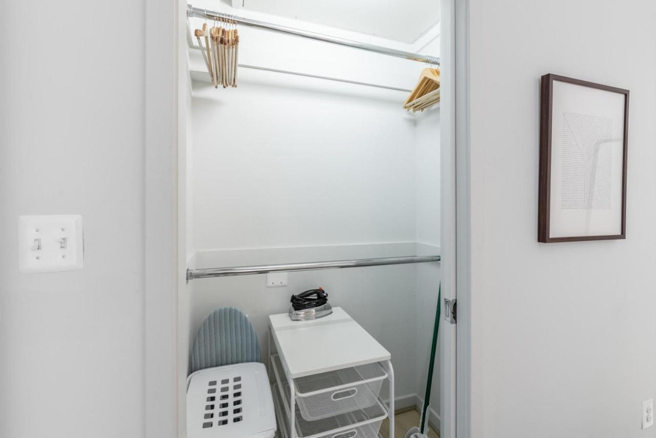 H Street 1br W Wd Nr Light Rail Station Wdc-756