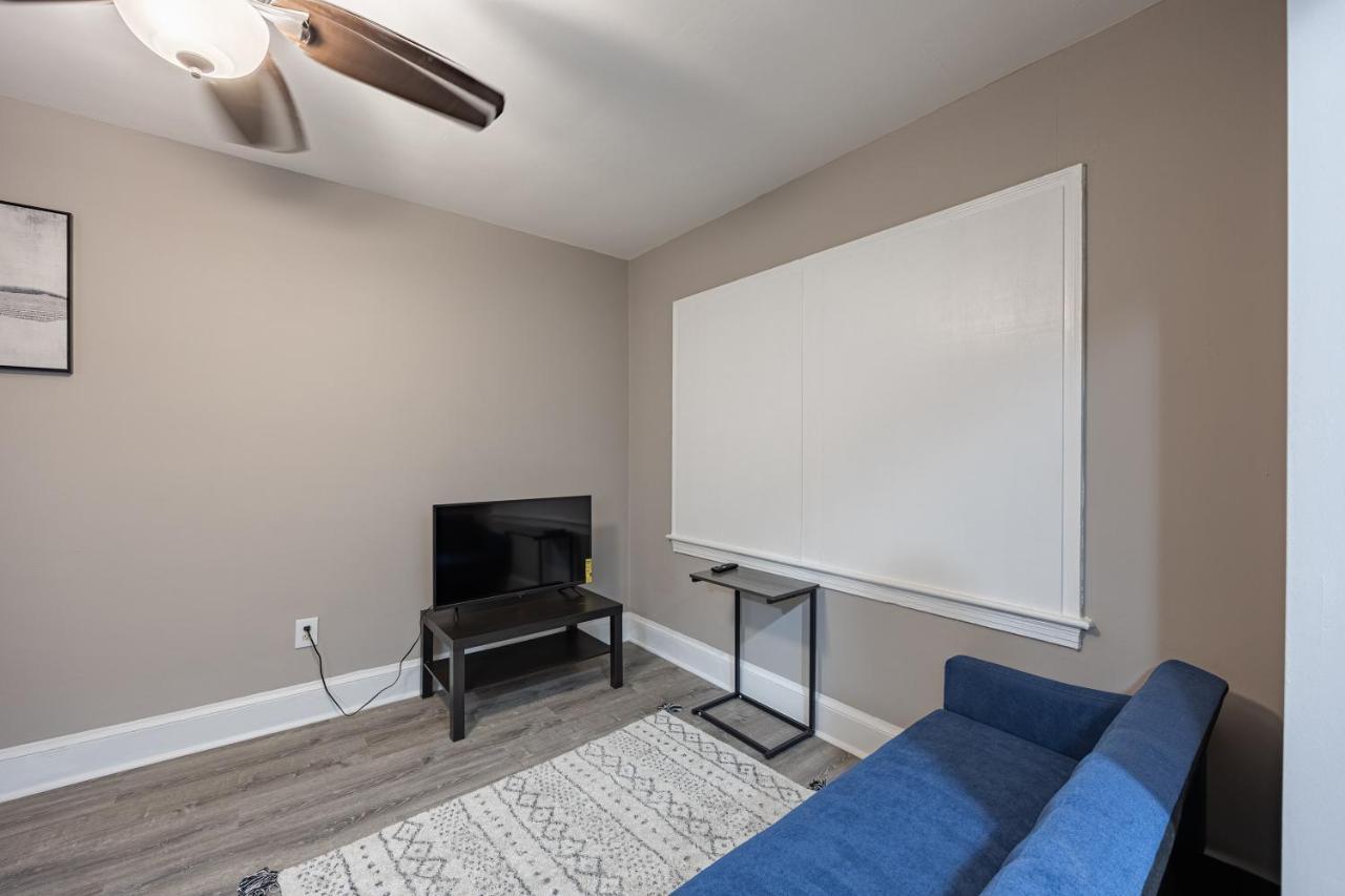 Apartment Modern Updated Near Downtown
