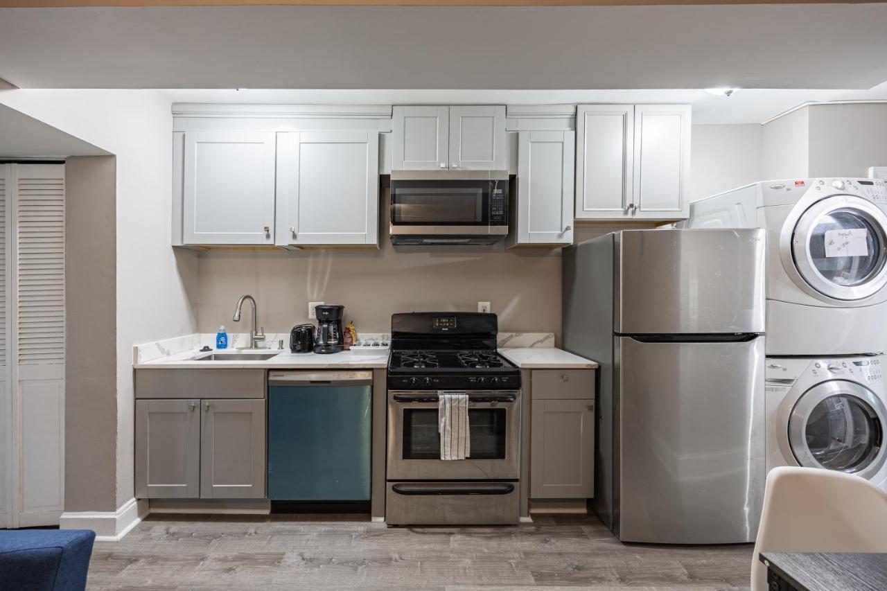 Modern Updated Near Downtown *