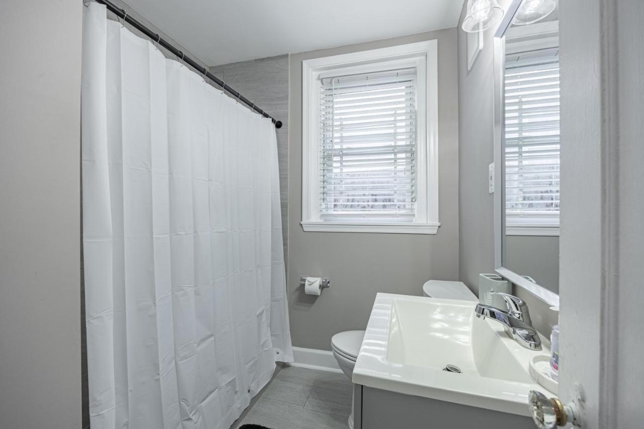 Apartment Modern Updated Near Downtown