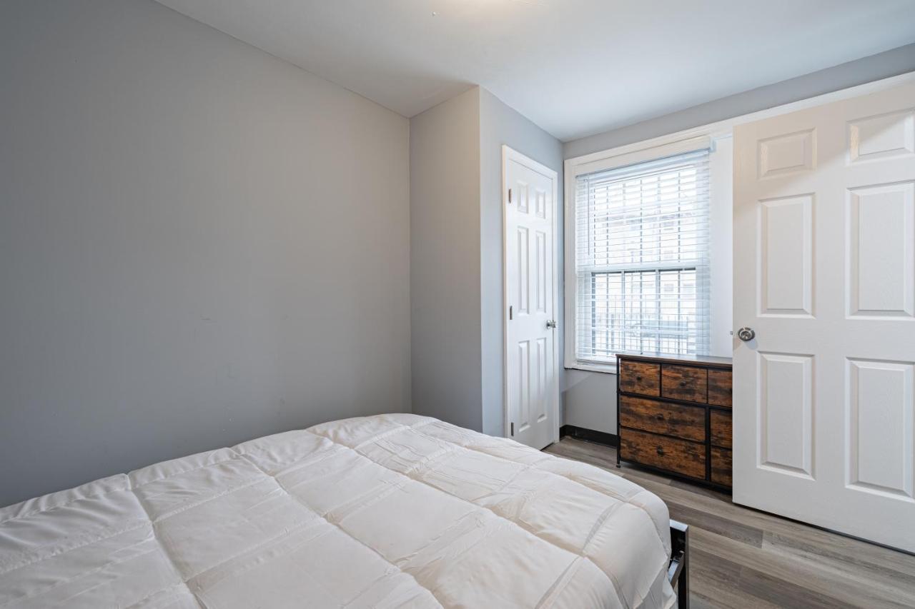 Modern Updated Two Bedroom Apartment *