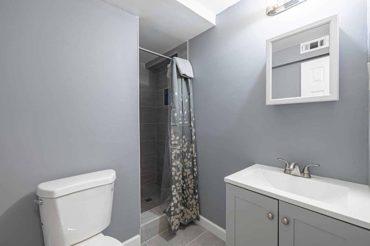 Modern Updated Two Bedroom *