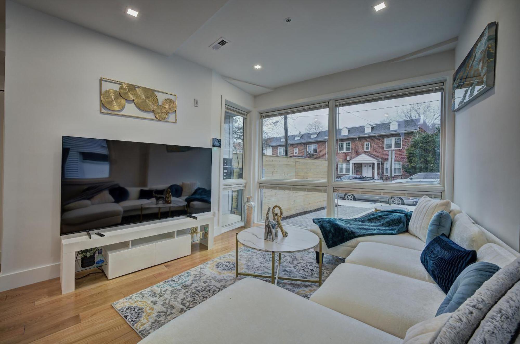 Modern, Gorgeous & Luxury Gem