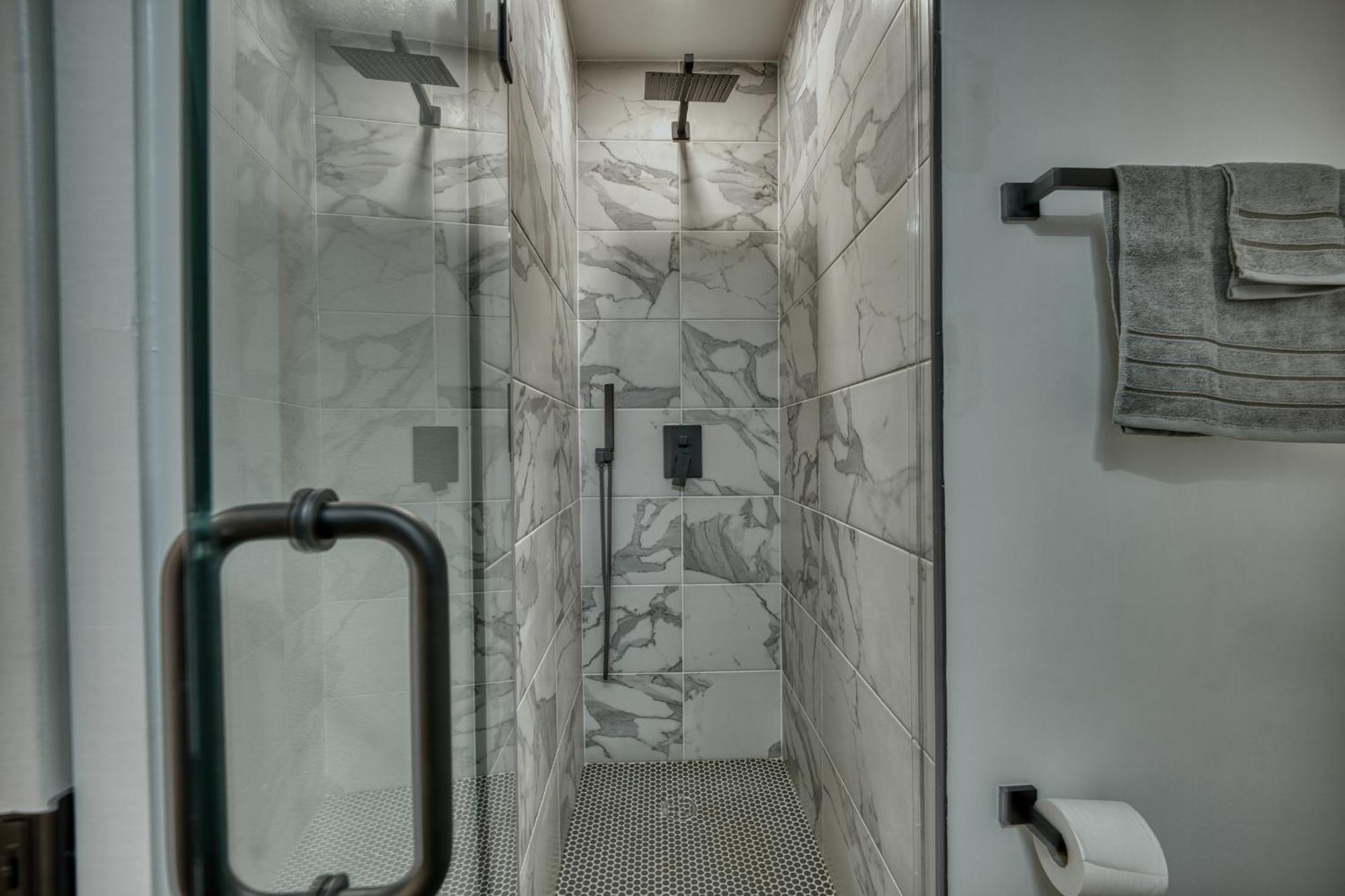 Modern, Gorgeous & Luxury Gem Holiday home Washington